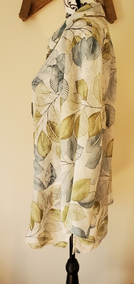 Alfred Dunner Woman's Sheer Top EUC - Picture 7 of 8